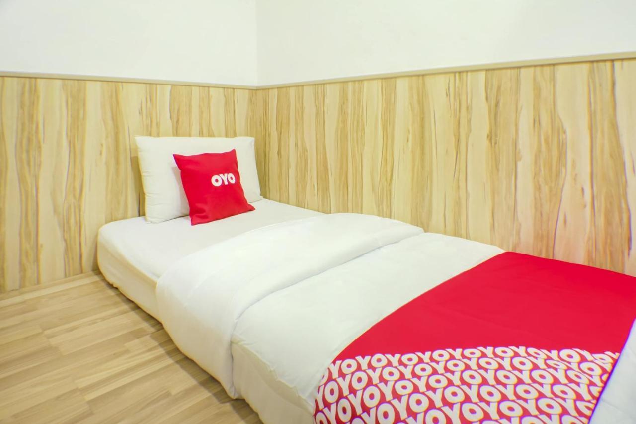 Oyo 90028 Ragula Hotel Johor Bahru Exterior foto